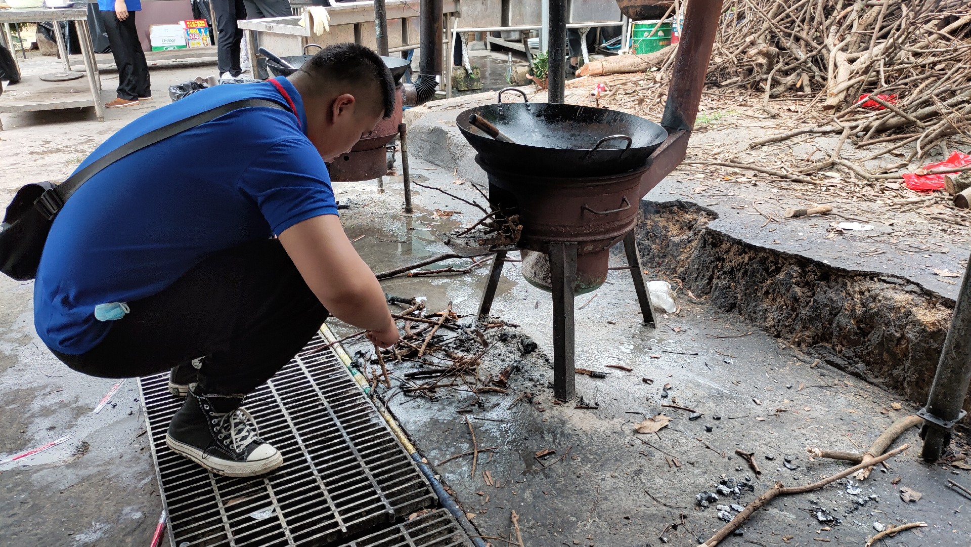松湖騎行，穿樹飛花；農(nóng)家休閑，擁抱自然