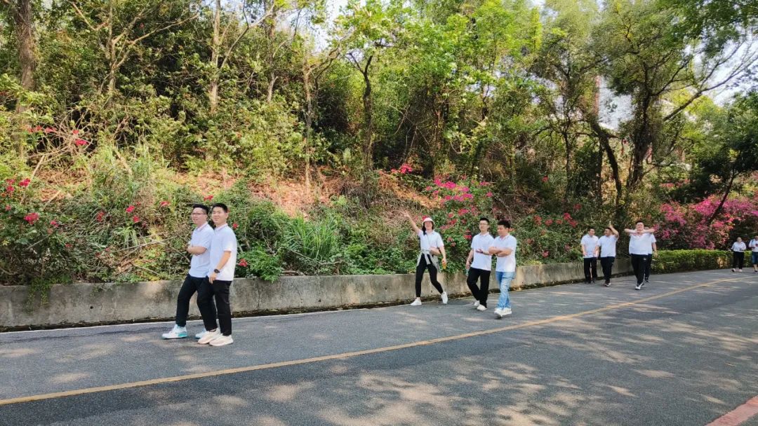 覽紅花湖美景，鑄藍(lán)柯路精神